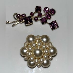 2 vintage brooches amethyst and pearl